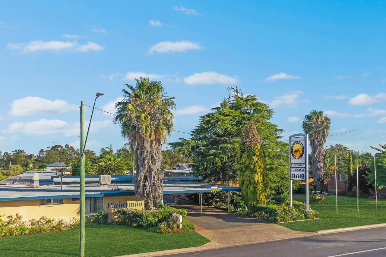 Plainsman Motel Форбс Екстериор снимка