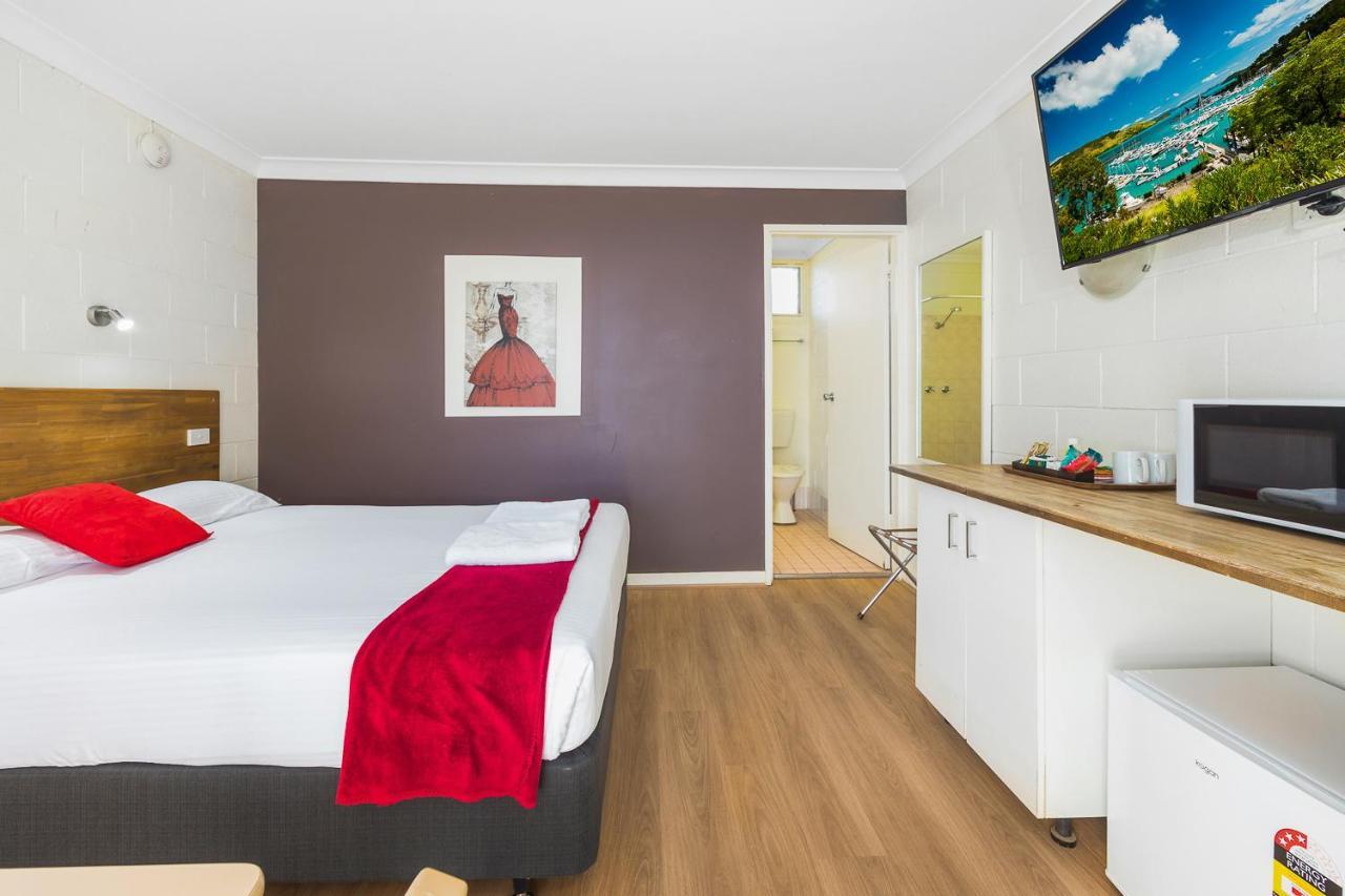 Plainsman Motel Форбс Екстериор снимка