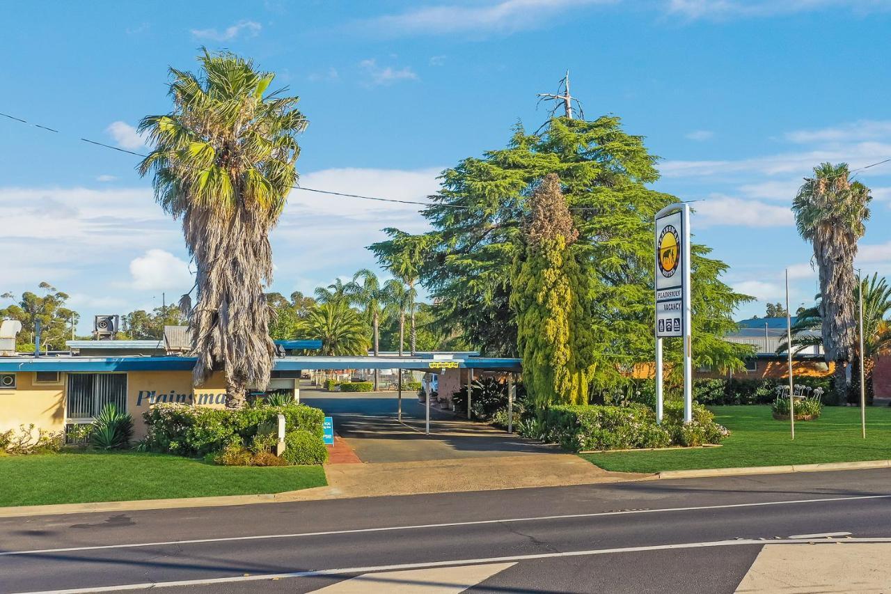 Plainsman Motel Форбс Екстериор снимка